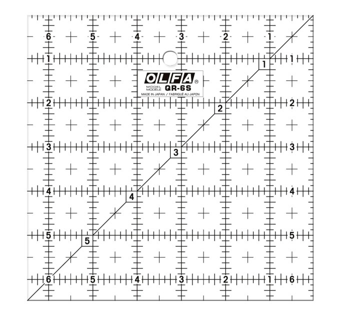Линейка-шаблон OLFA QR-6S акриловая прозрачная; (165х165х3мм); нескользящая матовая поверхность; для резки тканей круговыми ножами (950534)